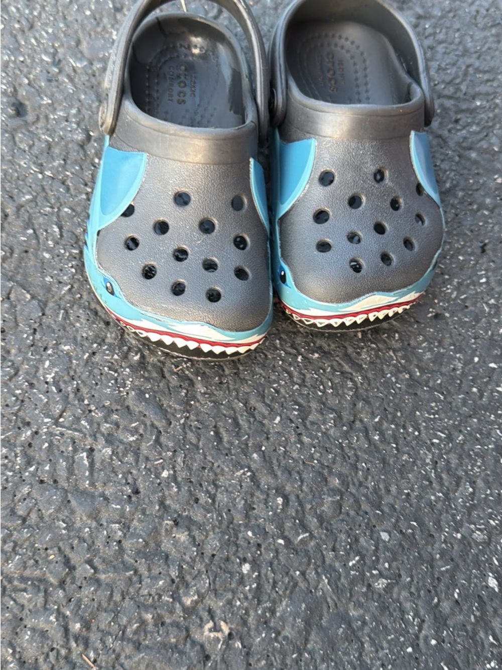 CROCS Kids Shark Clogs in Black and Blue size 6 toddler
